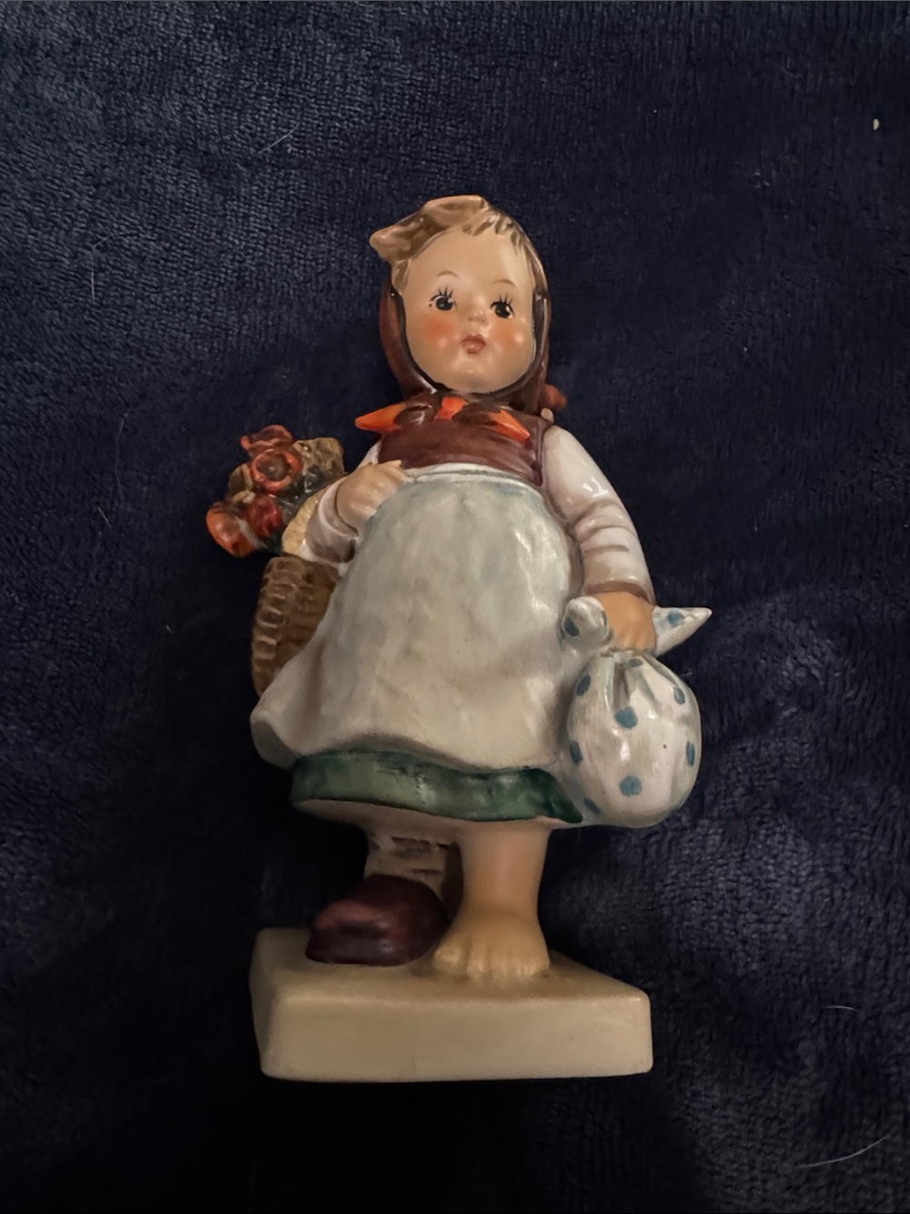 Goebel Hummel "Weary Wanderer" figurine, model number 204.